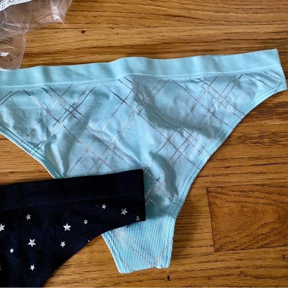 Victoria’s Secret Seamless Thong Panty Smoothing Contour Medium NWT - Picture 4 of 7